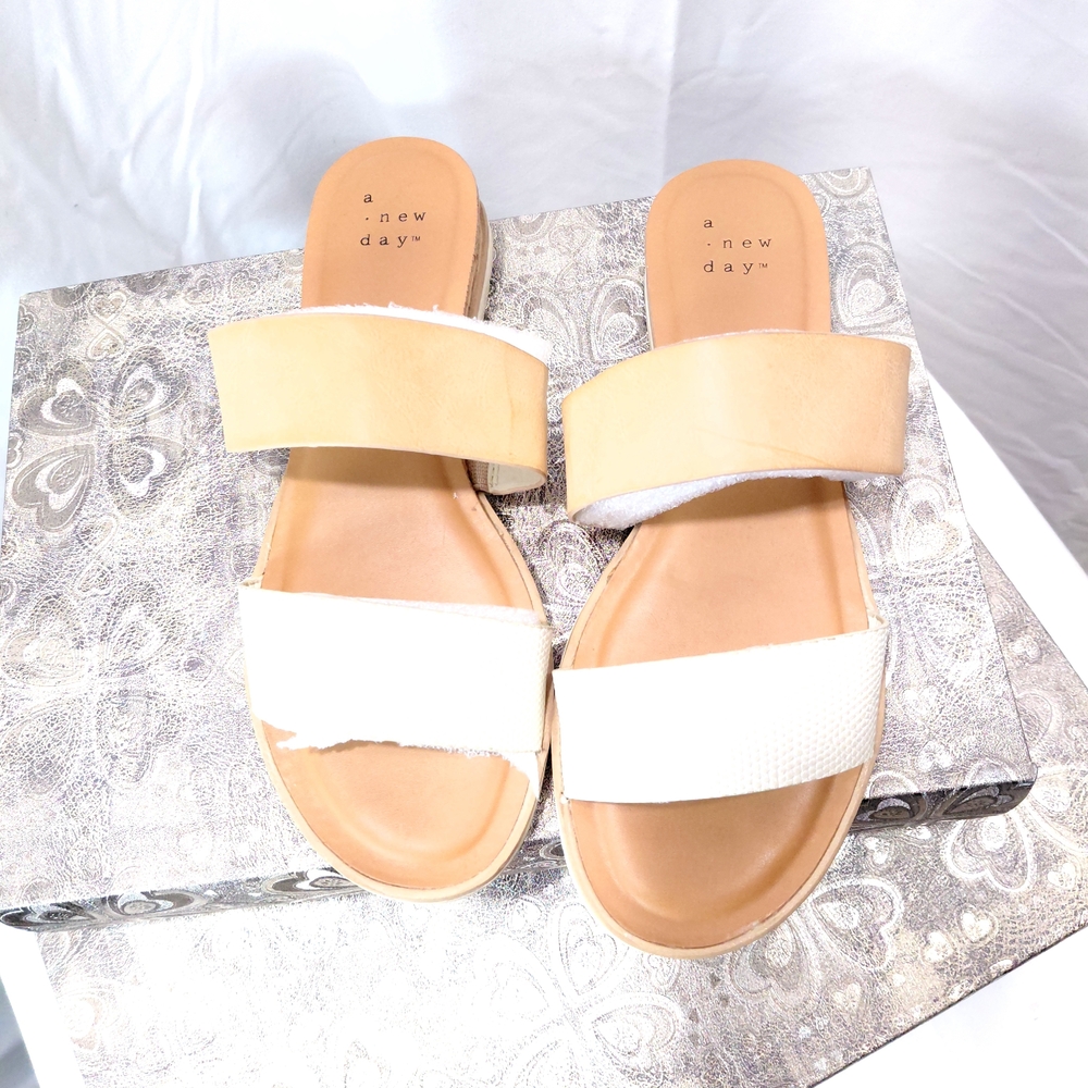 A New Day Women's Beige and Cream Sandals